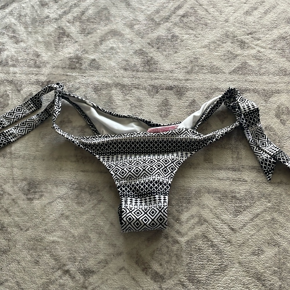 Medium black/white Victoria secret swim suit bottom with scrunch bottom